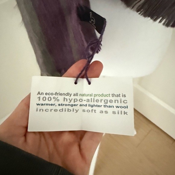 Elegant Purple and Gray Striped Scarf - BRAND NEW WITH TAGS - Picture 5 of 6